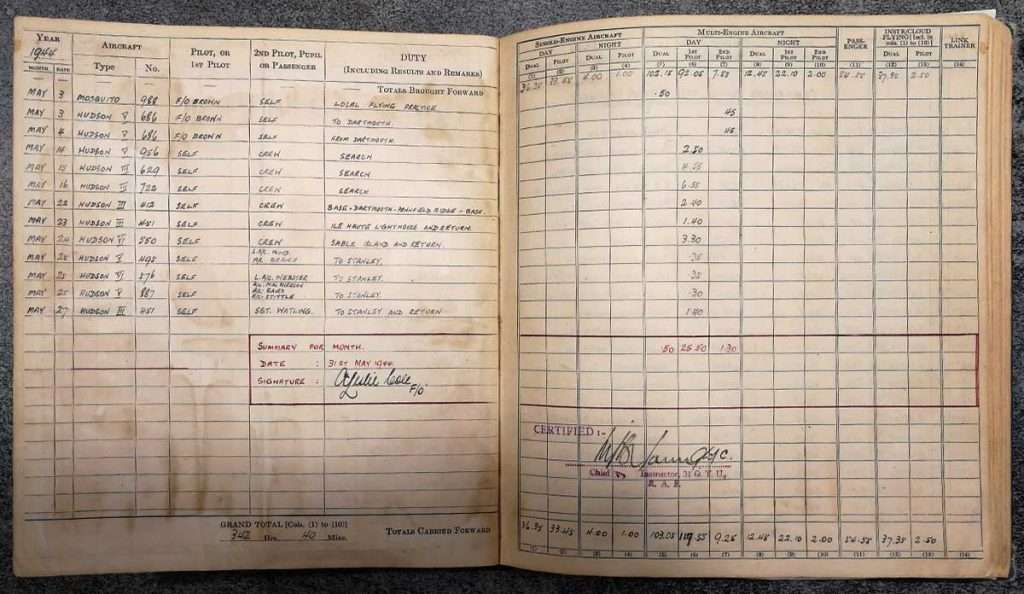 Andrew Cole RAF Pilot log book - Errol Barrow Navigator 31 OTU