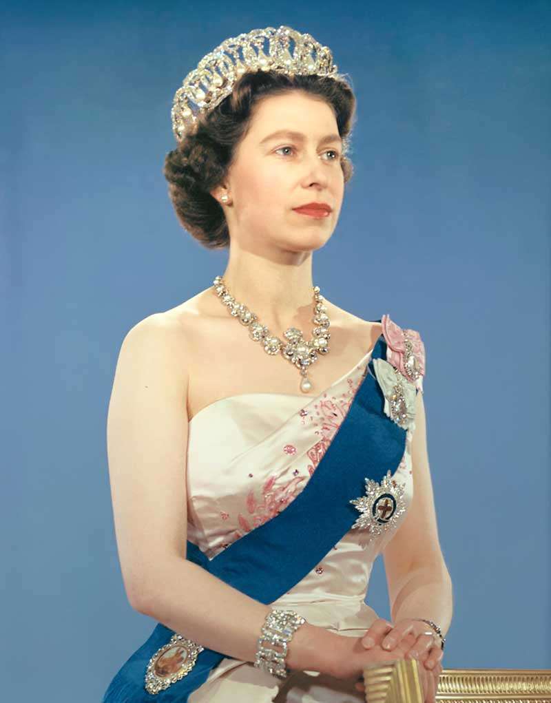Queen Elizabeth II official portrait 1959