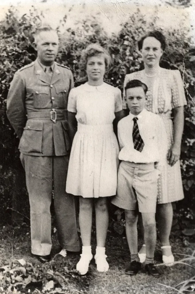 Captain & Mrs Weatherhead, Doreen and Harold